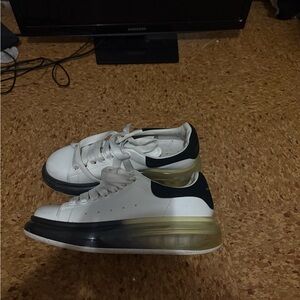 Stylish White and Black Men's Sneakers